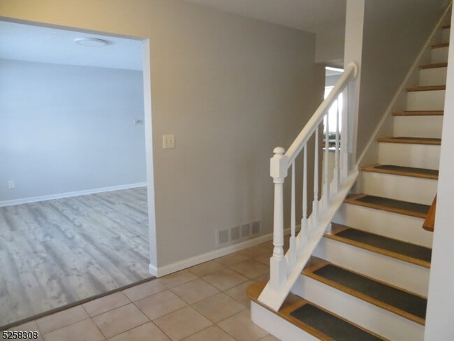 Building Photo - 18 Edgewood Pl