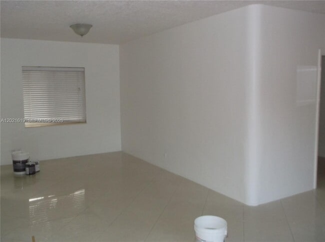 Foto del edificio - 727 NE 16th Ave
