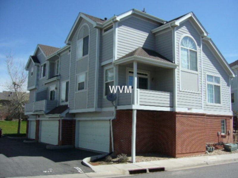 Foto principal - Central Park Townhomes near Iliff and Buckley