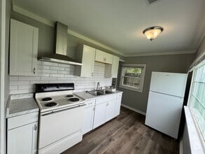Building Photo - 1038 Marcellus Dr