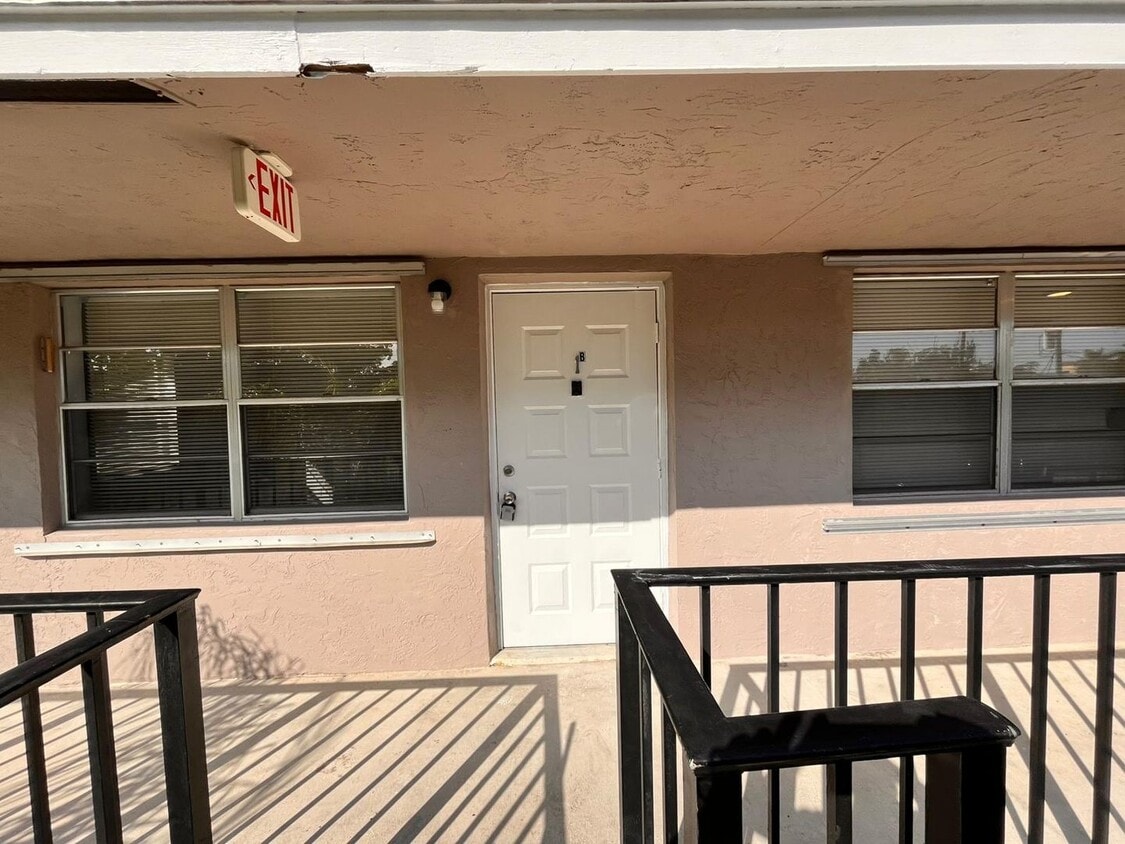 Photo - 116 N F Street #2