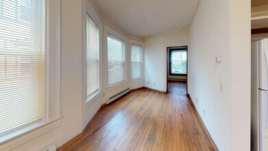 Building Photo - 10 Langdon St
