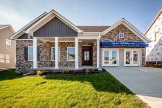 Building Photo - 621 Shaker Dr