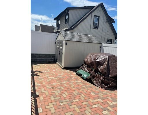 Building Photo - 76 Sammett St