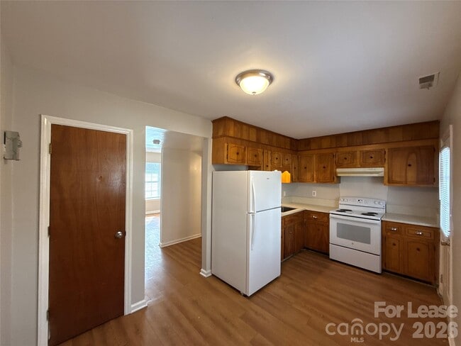 Building Photo - 409 Hawley Ave