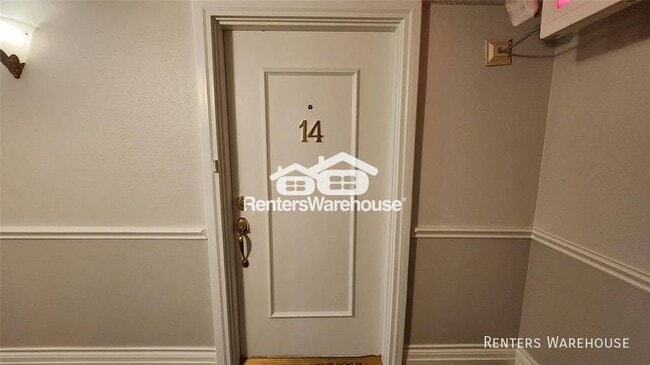 Building Photo - 2 bedroom 2 batch condo in very desirable ...