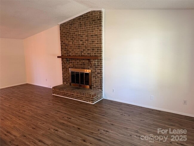 Building Photo - 11602 Green Willow Ln