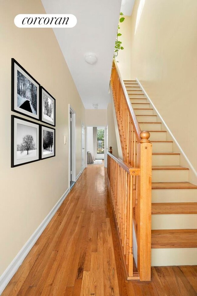 Building Photo - 489 Manhattan Ave