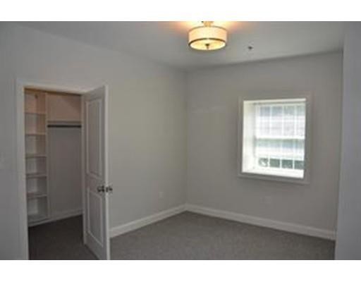 Building Photo - 6 Admirals Way