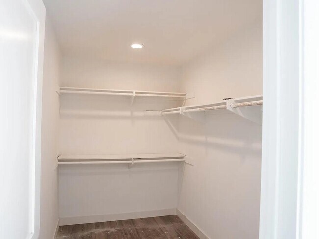 Foto del edificio - 1364 Pillsbury Ln