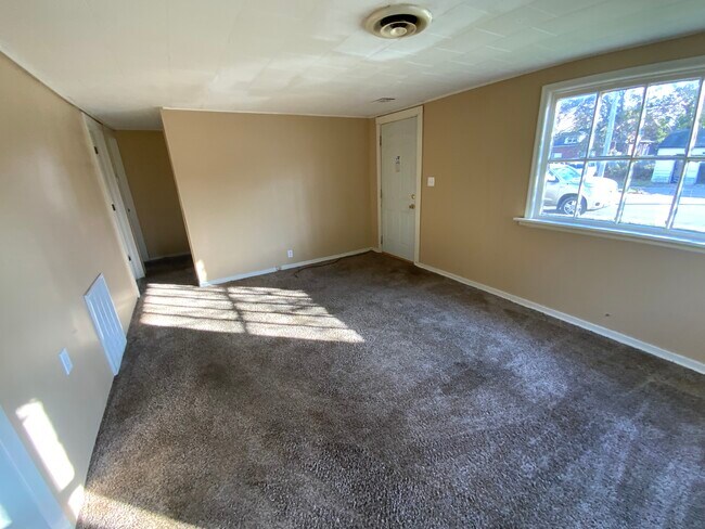 Foto del edificio - 203 W English St