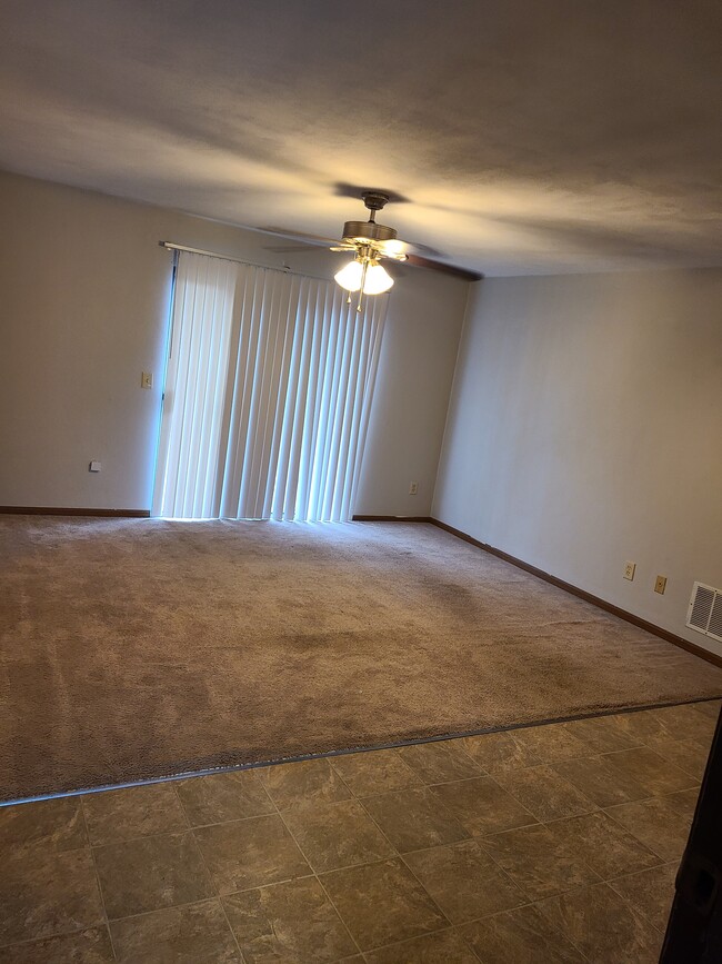 Building Photo - 132 Lauren Circle Apt F