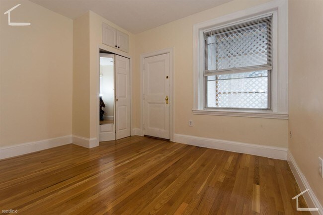 Building Photo - 4 br, 2 bath Condo - 150 Amory St 1