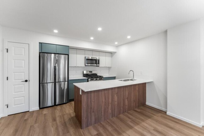 Photo du bâtiment - 3.0 bedroom in Edmonton Alberta T5G 2T1