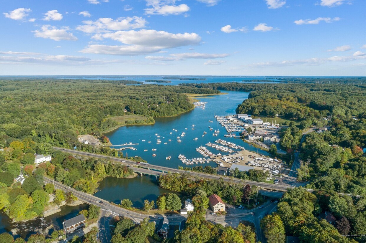 28 Lafayette St Unit 2, Yarmouth, ME 04096 Apartments in Yarmouth