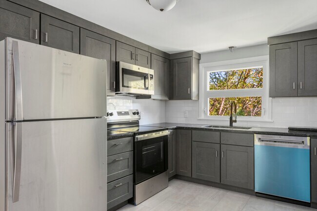 Foto del edificio - 40 W Wrentham Rd