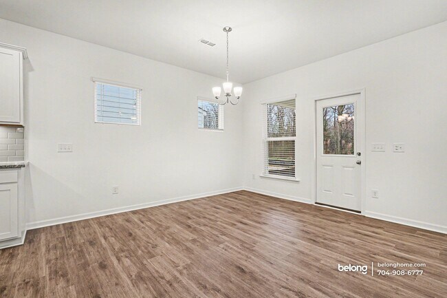 Building Photo - 1817 Riverbend Ave