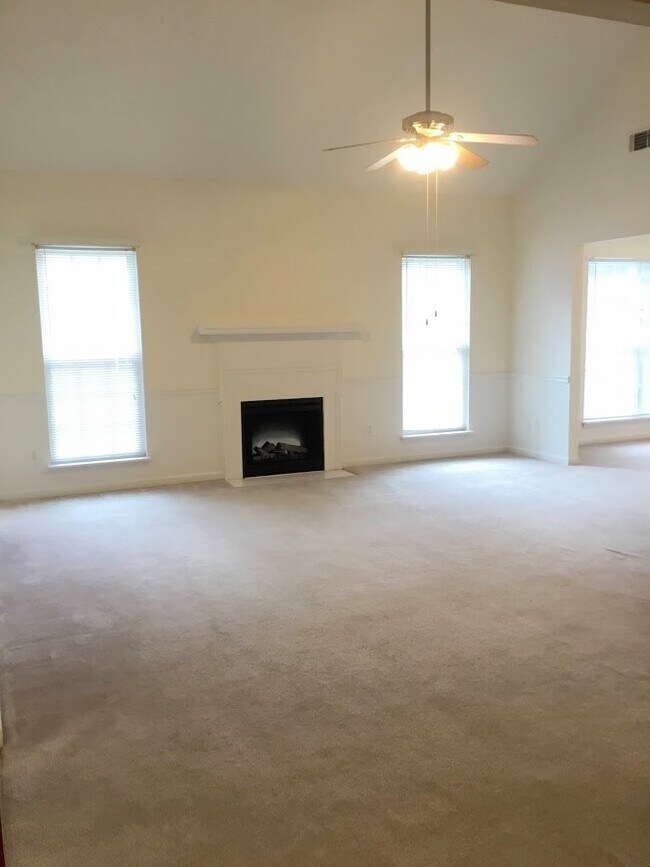 Foto del edificio - 7637 Pleasantville Way