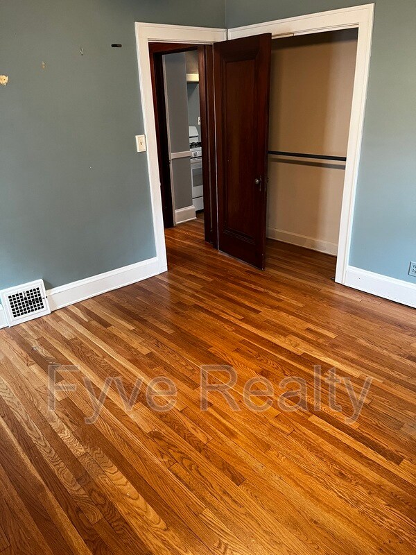 Building Photo - 2671 E 130th St