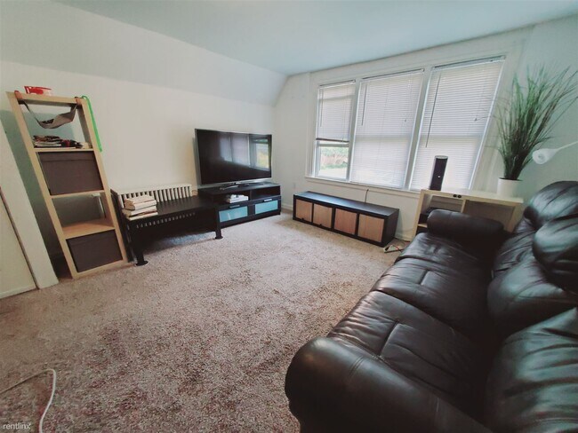 Building Photo - 1 br, 1 bath Condo - 1342 Bedford St Apt C