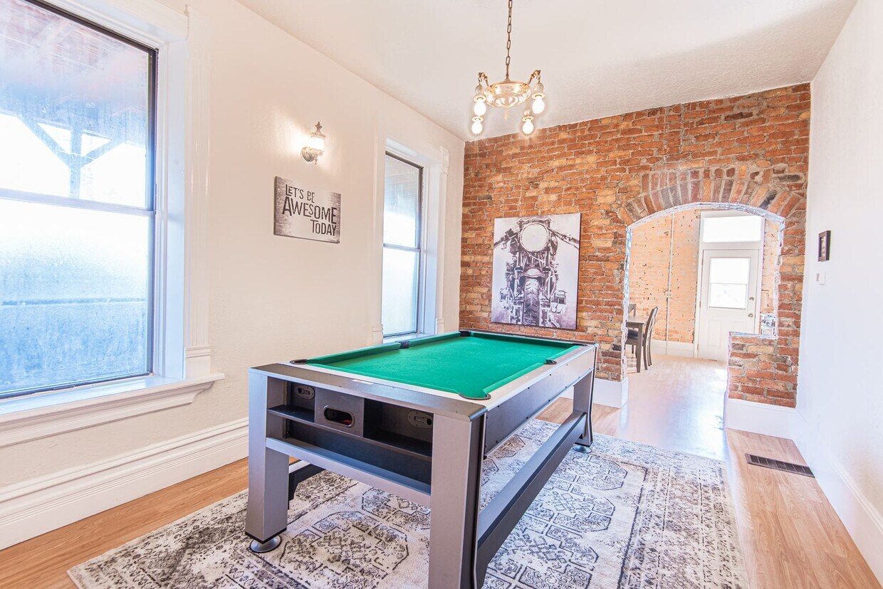Foto principal - 261 27th St