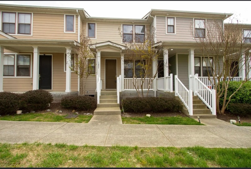 Foto principal - 1809 Wild Oaks Ct