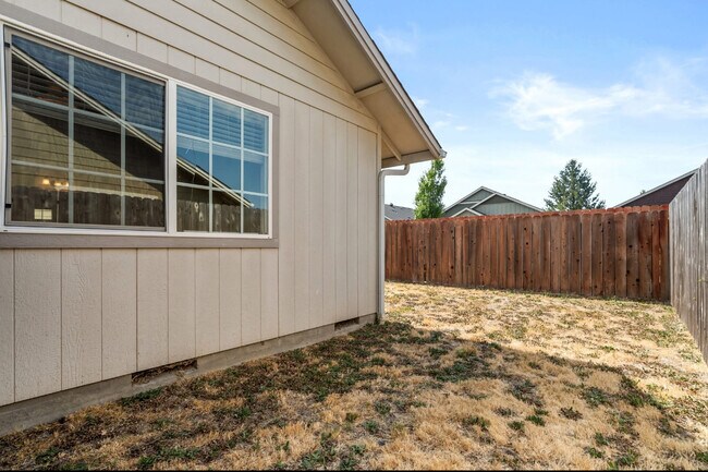 Foto del edificio - 1699 Nunnwood Ln
