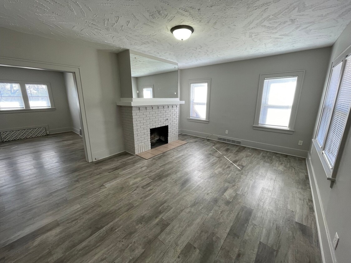 Photo - 3535 N 45th Ave (Omaha, NE)