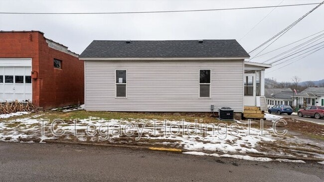 Building Photo - 2201 Gould Ave