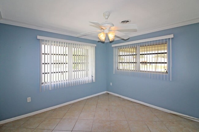 Building Photo - Island of Venice Annual Duplex for Rent