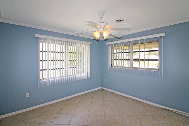 Foto del edificio - Island of Venice Annual Duplex for Rent