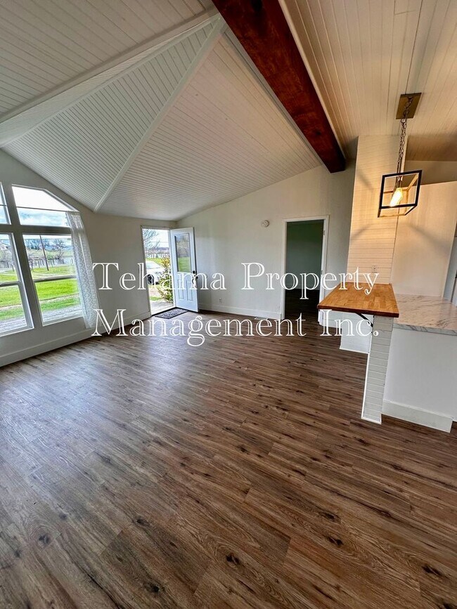 Foto del edificio - Newly Renovated Beautiful 3 bedroom 2 bath home in Red Bluff