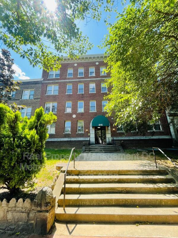 Primary Photo - 815 Maryland Ave. NE