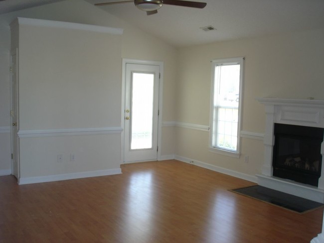 Building Photo - 3BR/2BA home near Simpson