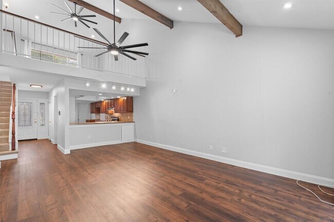 Foto del edificio - 8310 Summerwood Dr