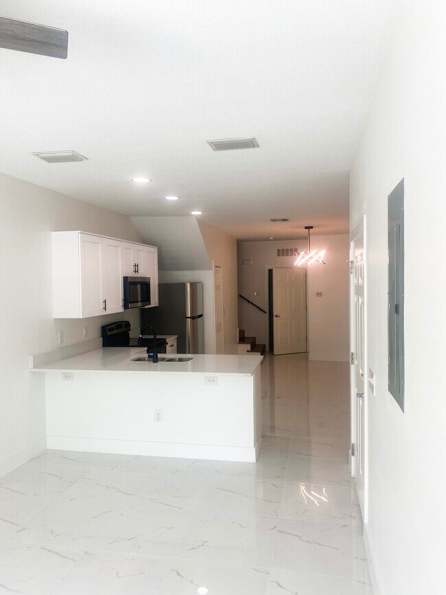 Foto del edificio - 1003 Creek Park Ct