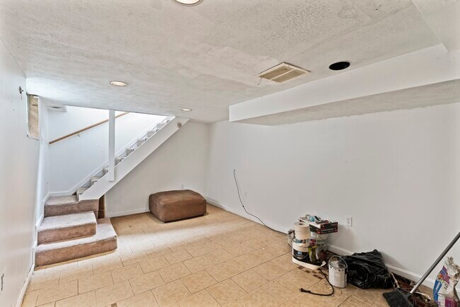 Foto del edificio - 2404 Saunders Station Rd