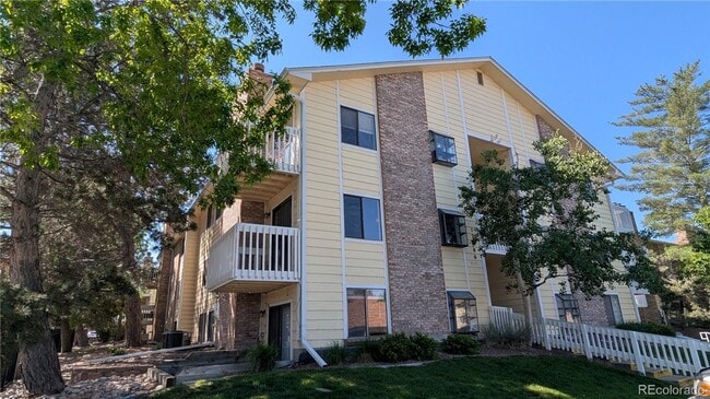 Building Photo - Remodeled Spinnakers Run Condo