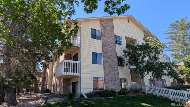 Building Photo - Spinnaker Run Condo