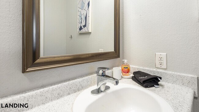 Foto del edificio - 9835 Fredericksburg Rd