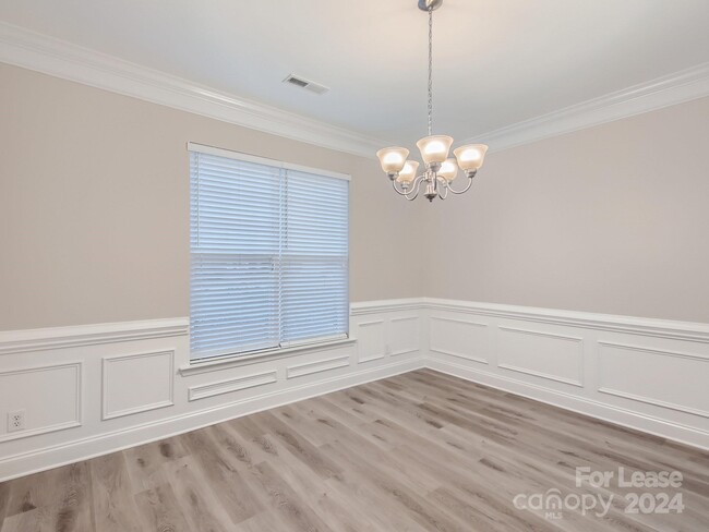 Building Photo - 1003 Defoor Ct