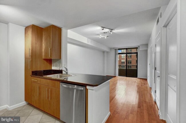 Foto del edificio - 1021 N Garfield St