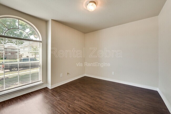 Building Photo - 4216 Summersweet Ln