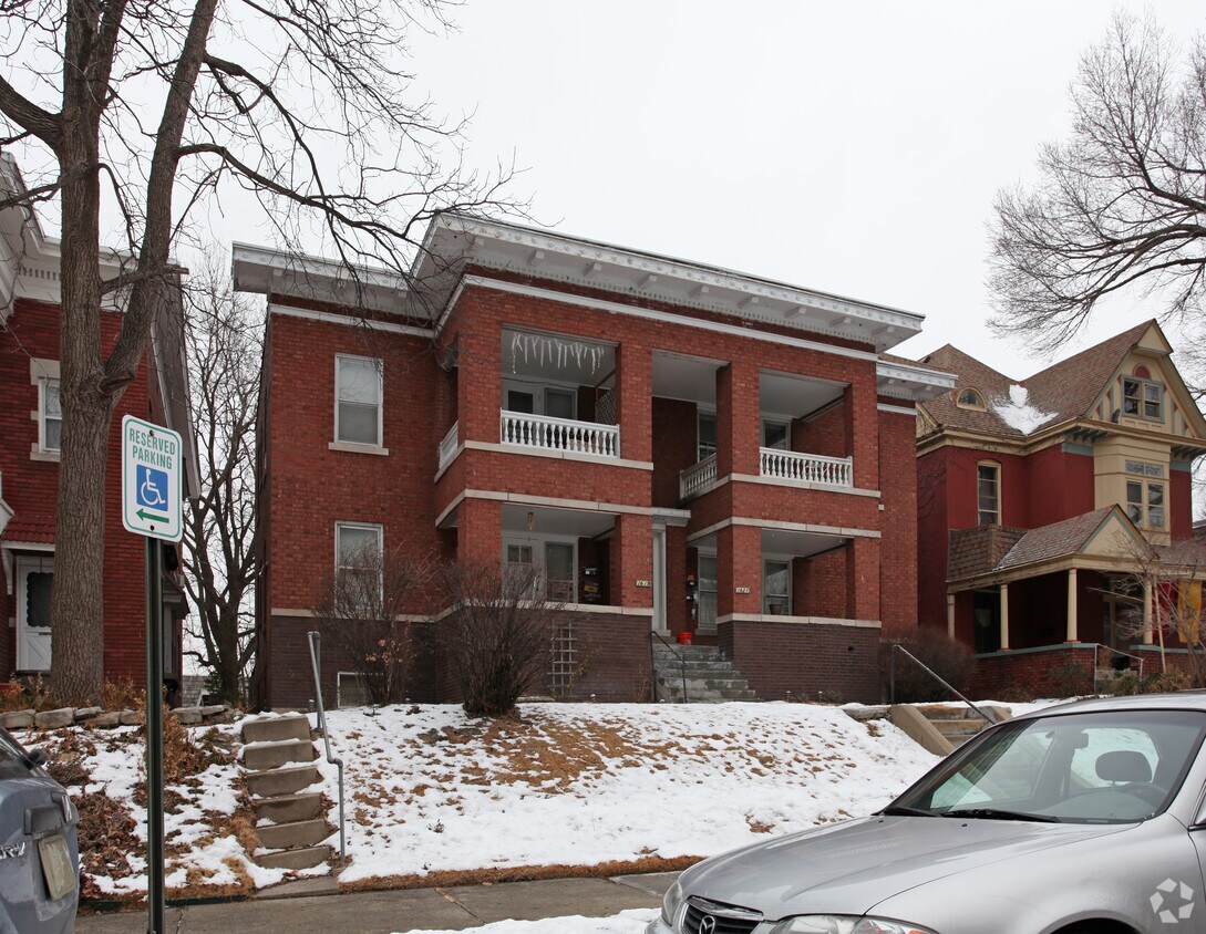 36193621 Wyandotte St, Kansas City, MO 64111 Apartments in Kansas