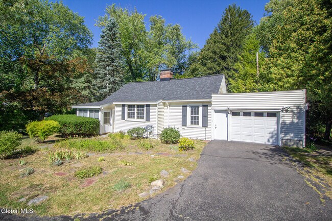 Foto del edificio - 183 Old Niskayuna Rd