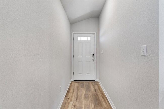 Building Photo - 504 Longmount Cv