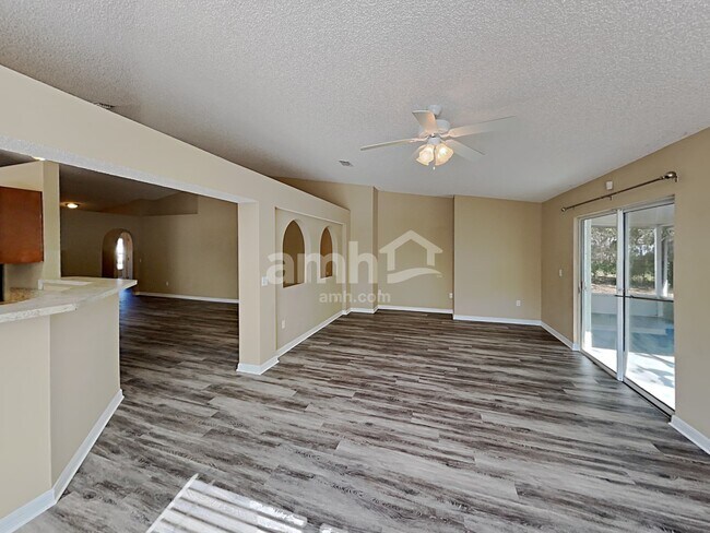 Foto del edificio - 3122 Rogers Ave