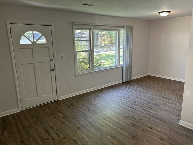 Foto del edificio - 611 9th St NW