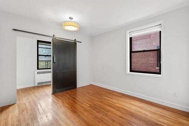 Foto del edificio - 811 Cortelyou Rd