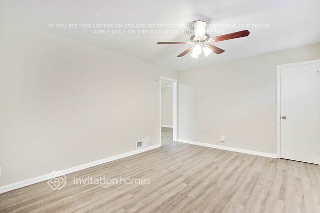 Foto del edificio - 4596 Sahara Dr SW